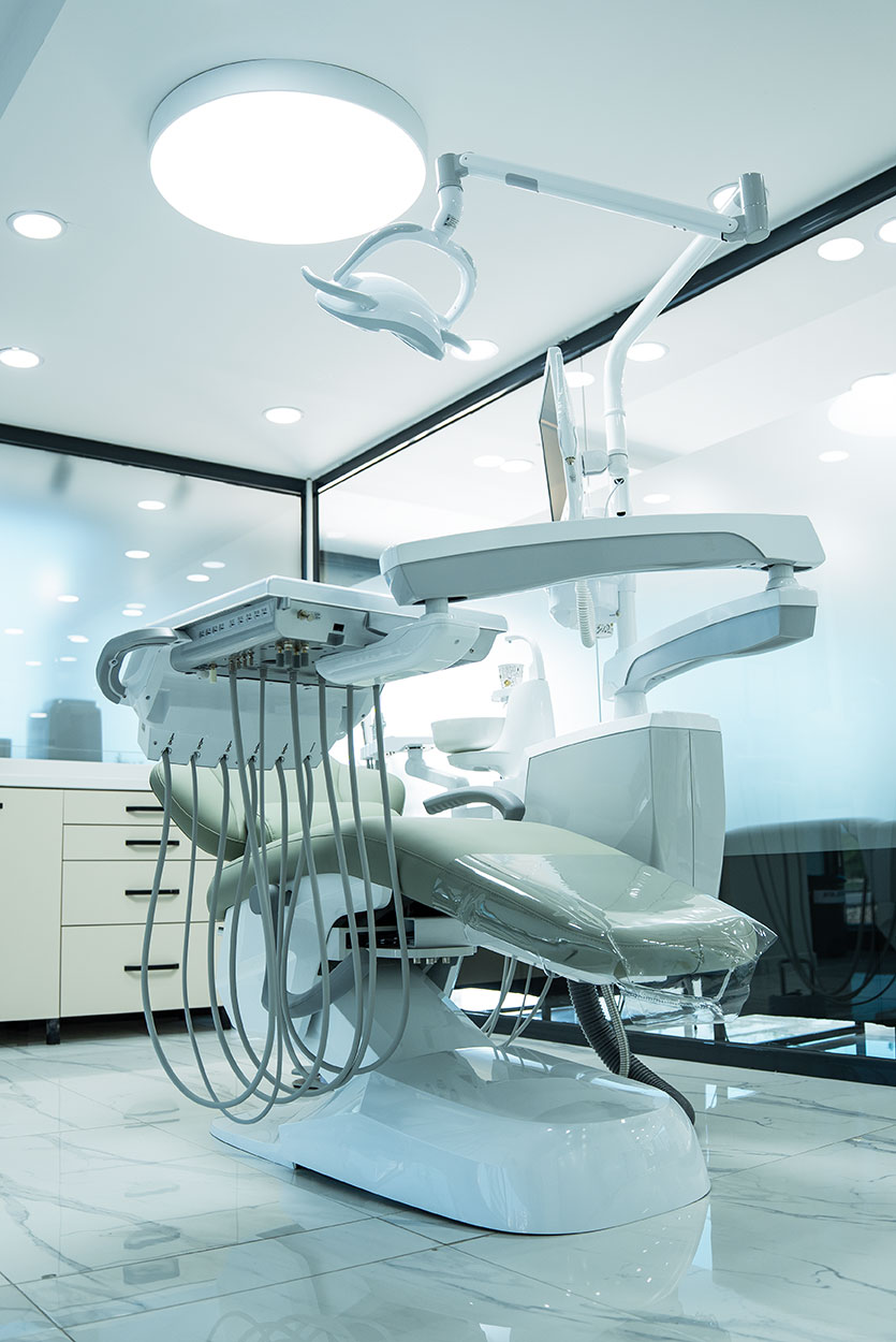 State-of-the-art dental treatment room at Alpi Dent Antalya