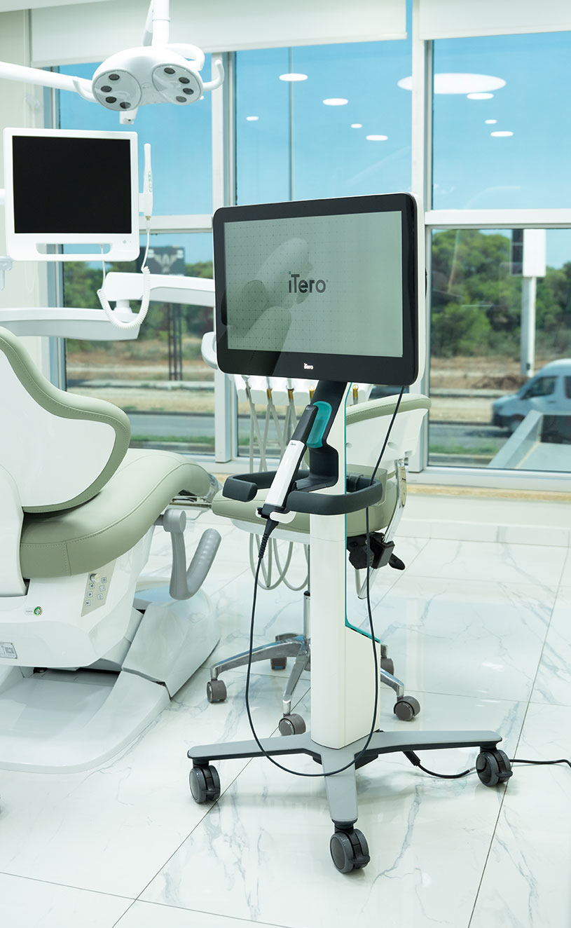 iTero digital intraoral scanner at Alpi Dent Antalya